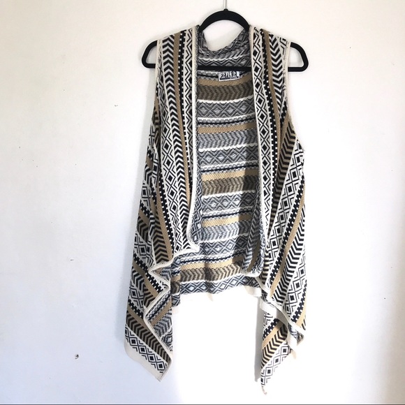 212 New York Knit Asymmetric Patterned Vest - Picture 1 of 7